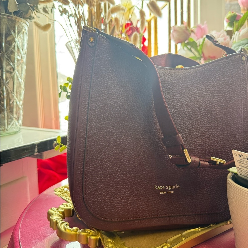 ♠️ Kate Spade Burgundy Roulette Pebbled Leather Medium Messenger Bag - Picture 3 of 14